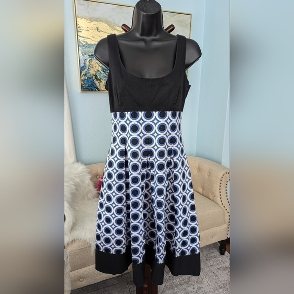 Maggy London  Dress Size 6 - Picture 9 of 10